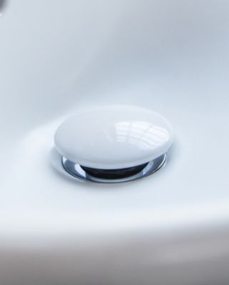 747057030_02
